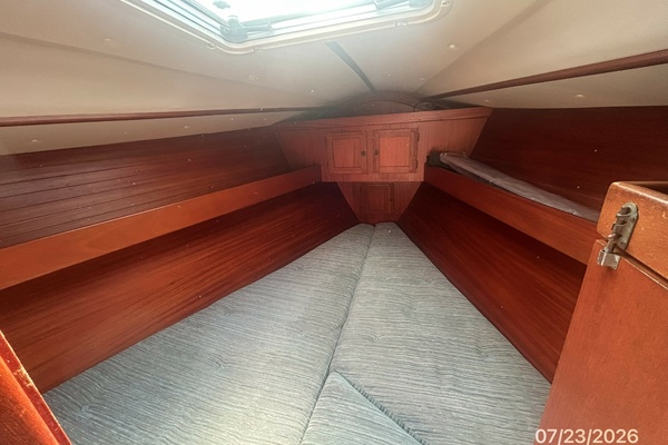 35_-Scanmar-forward-stateroom-3BD0C.jpg