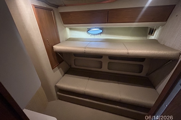 42_-Cruisers-Guest-Stateroom-48B61.jpg