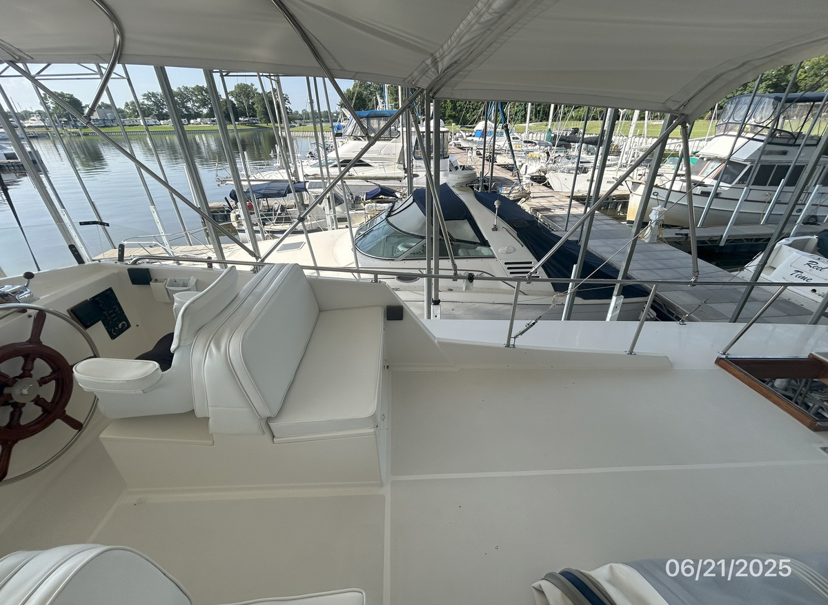 Choices flybridge stbd hr1 6-21-25.jpg