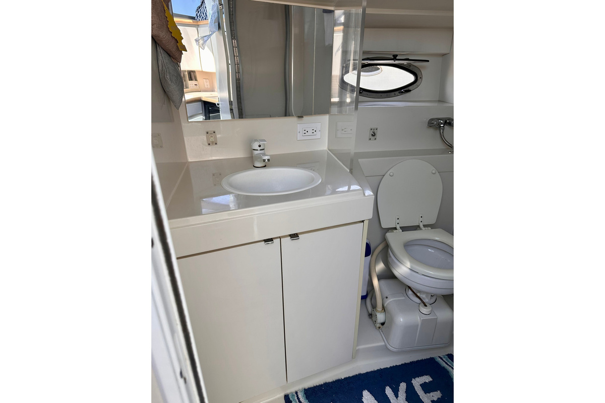 1995-carver-325-aft-cabin-motor-yacht-power-10079930-20260816074851549-4-90CF5.jpg