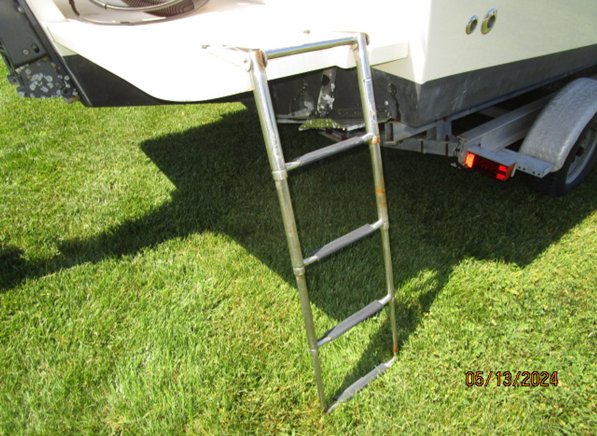 22_ Grady-White swim ladder 5-13-24.JPG
