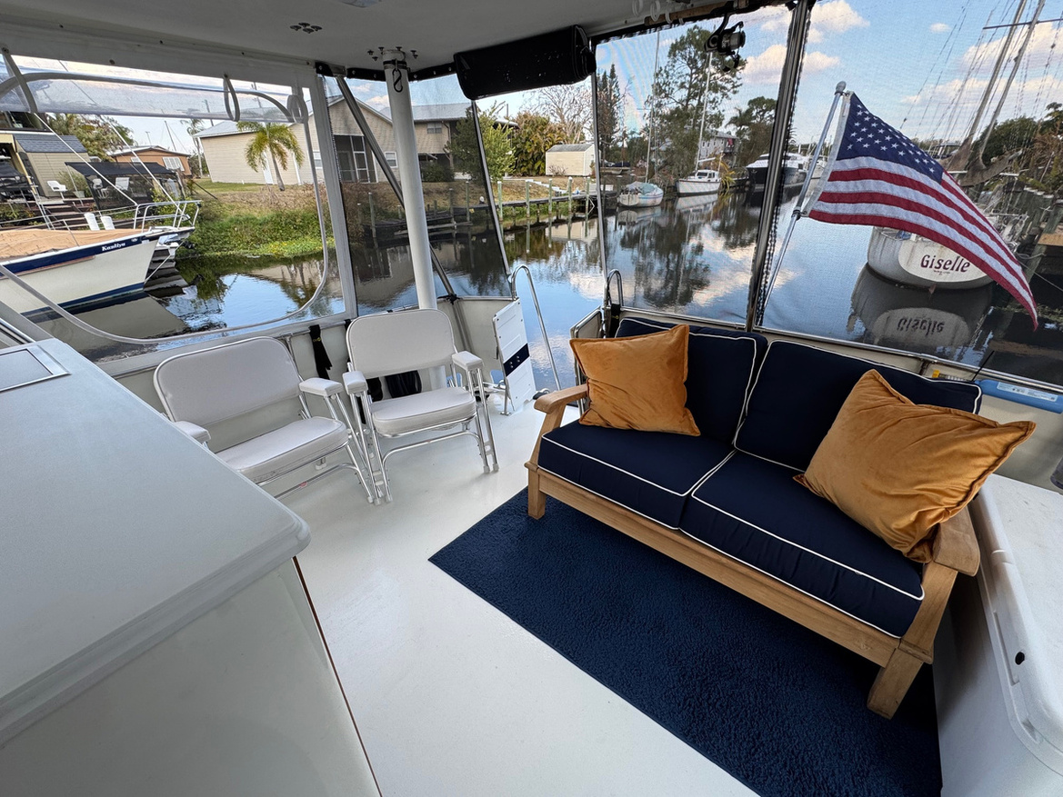 Aft-Deck_4-E80E0.jpeg