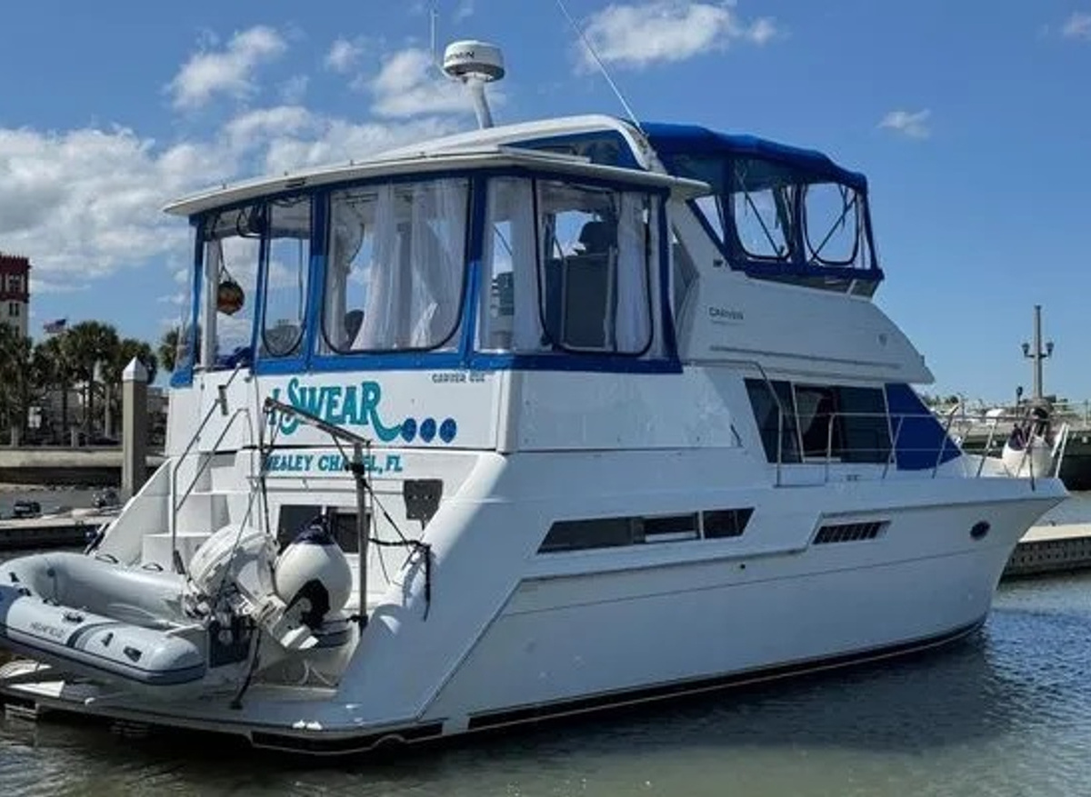 Image of 1998 Carver 405 Motor Yacht