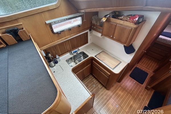 42_-Sabre-galley1-6A083.jpg