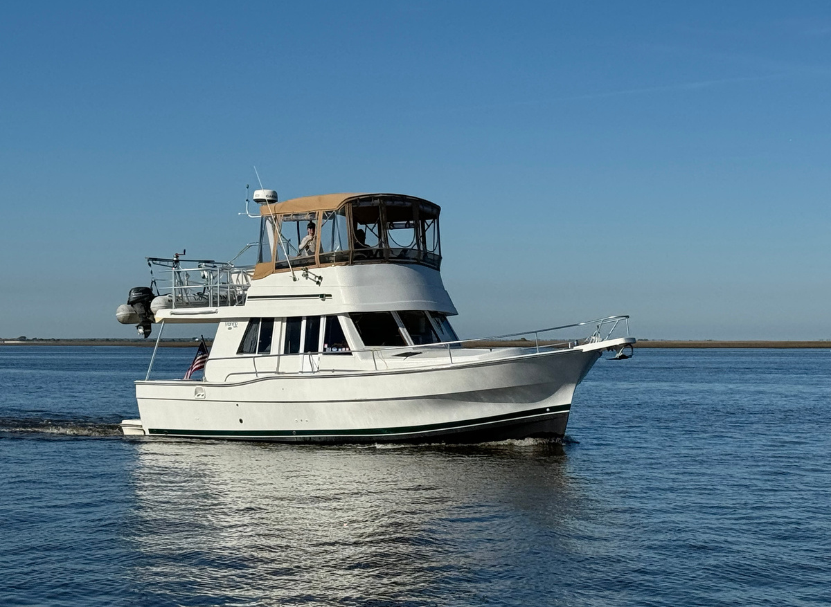 Image of 2001 Mainship 390