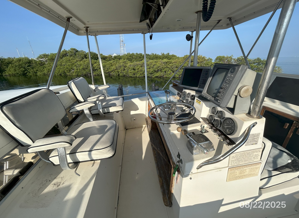 No-Regrets-flybridge-port-hr1-8-22-25-BE16E.jpg