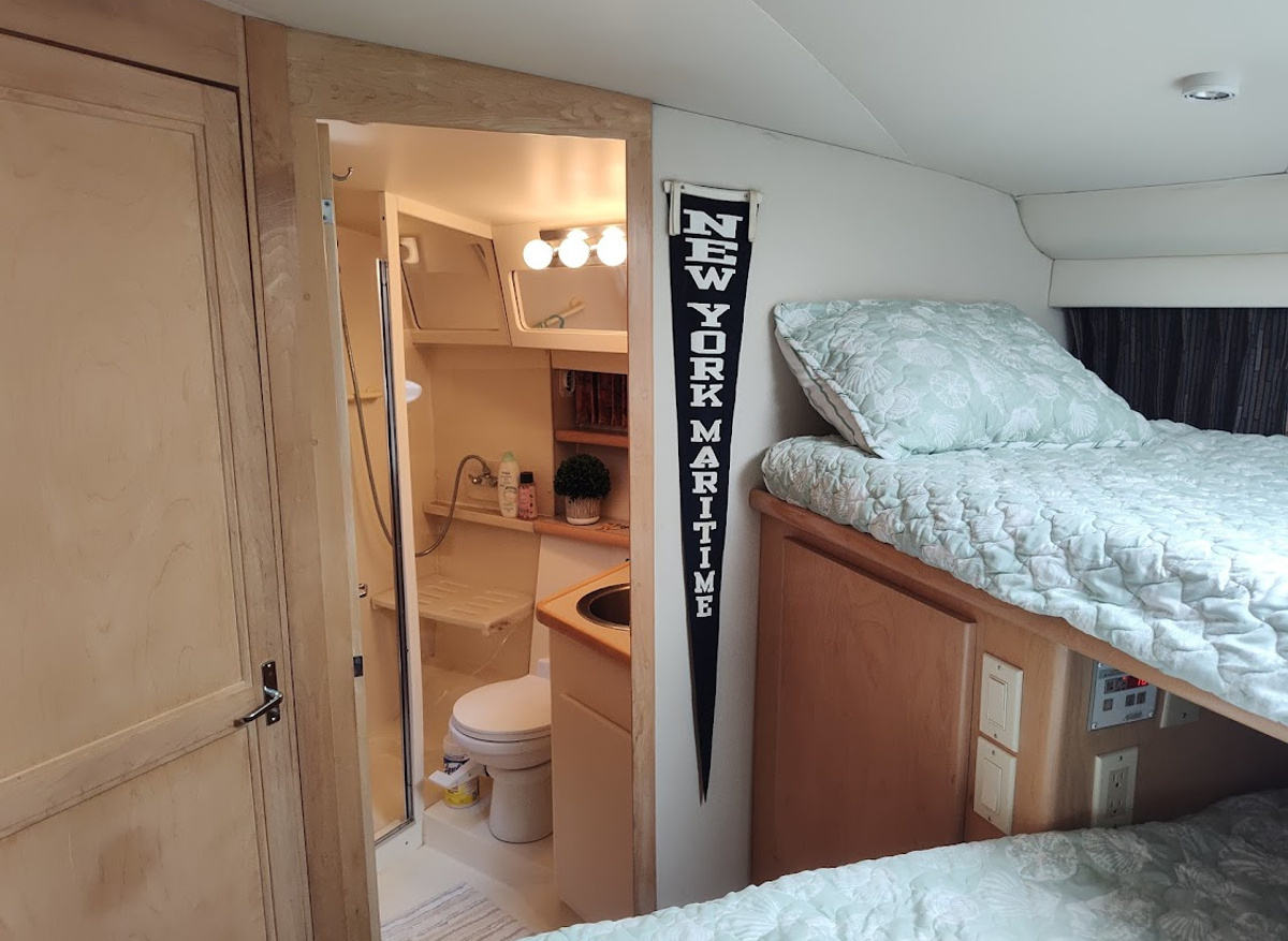 frontcabin.jpg