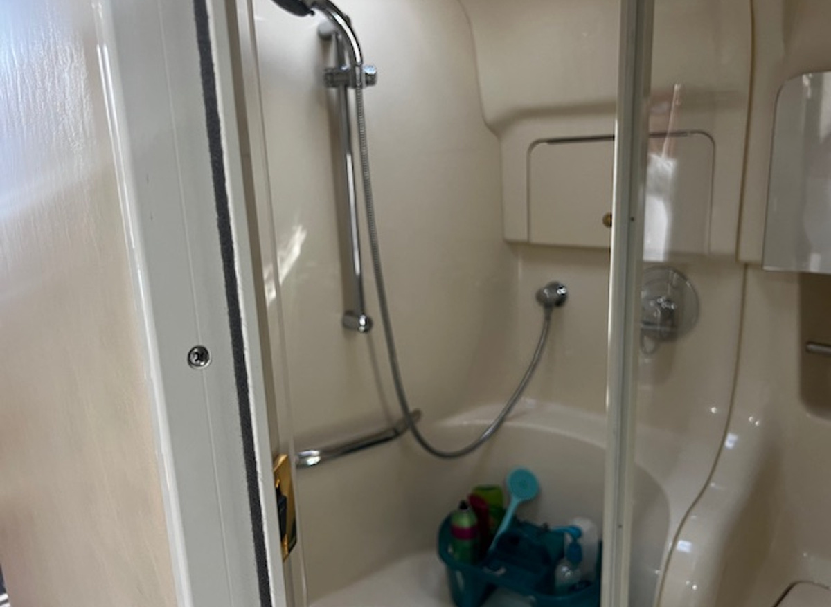 410 main bath shower.jpg