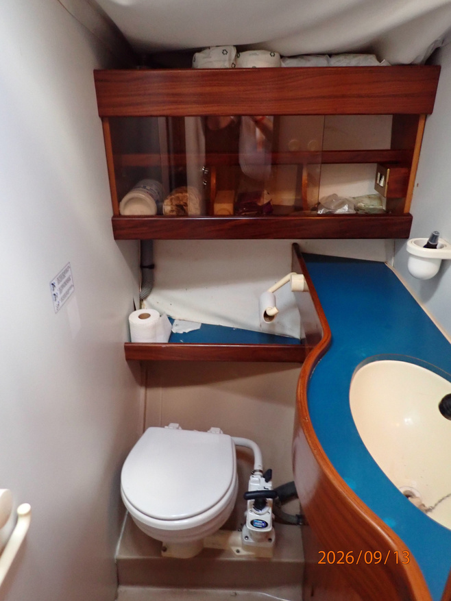 Serenity-fwd-stateroom-head-9-13-26-F3553.JPG