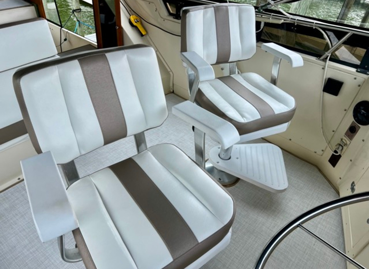 20 1988 Californian 45 helm seating Medium.jpeg