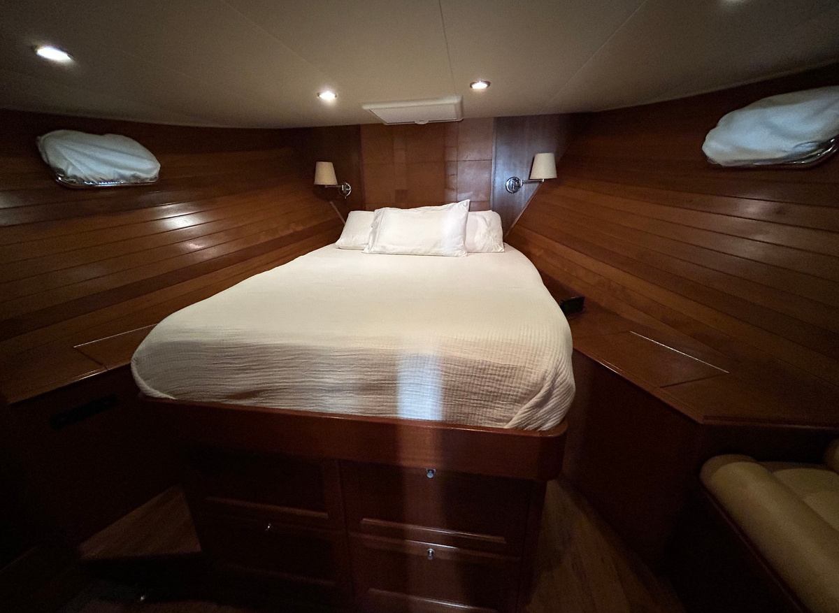 Endless Summer master stateroom hr1 3-23-25.jpg