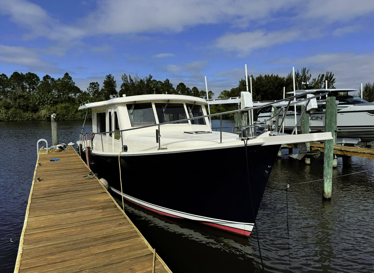 Image of 2008 Mainship 34' Trawler Hardtop