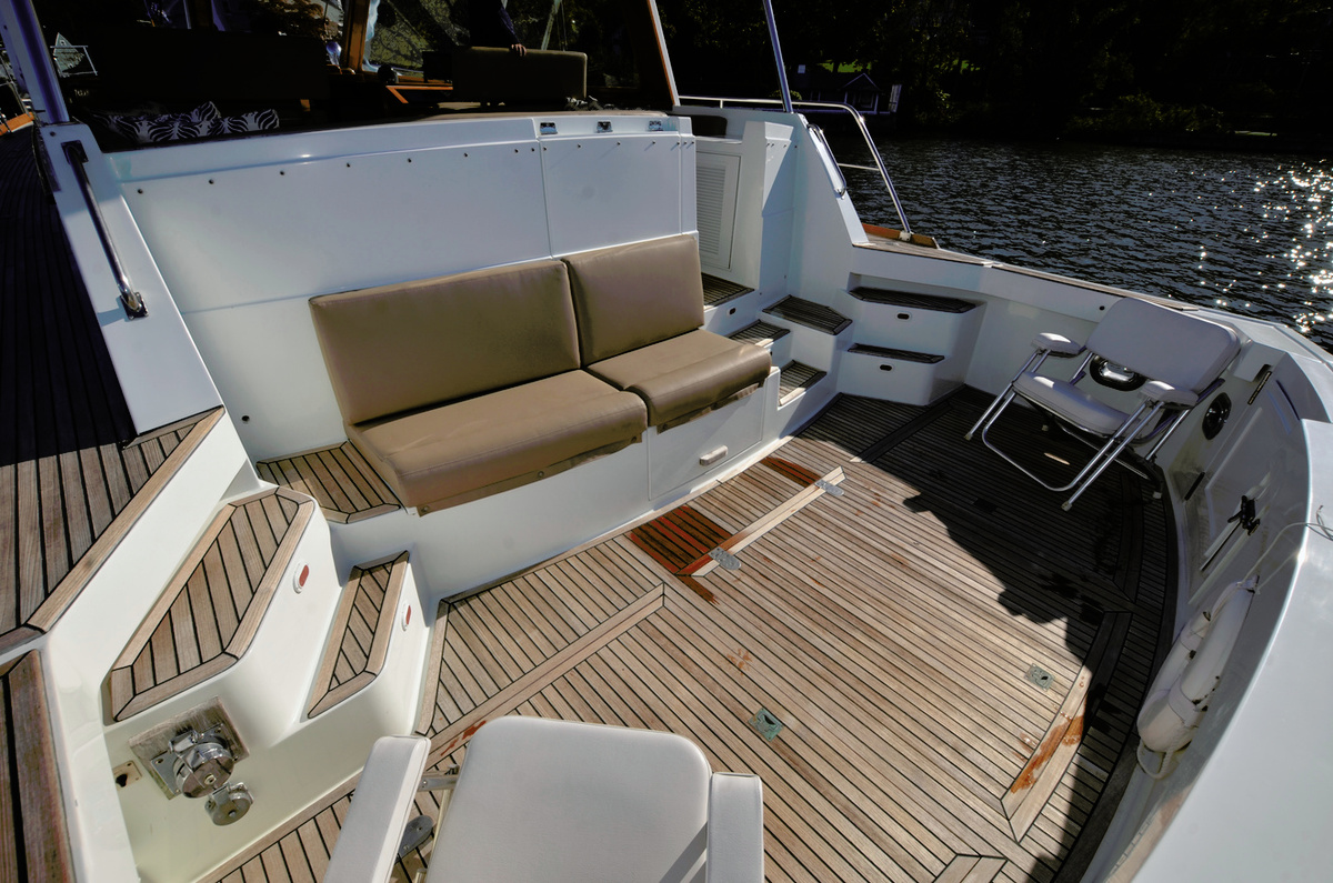 13AftSettee-CB751.JPG