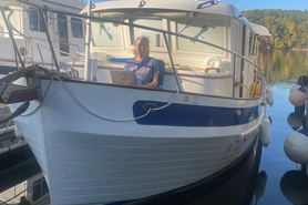 Image of For Sale: 1984 Sundowner 30' Tug - 