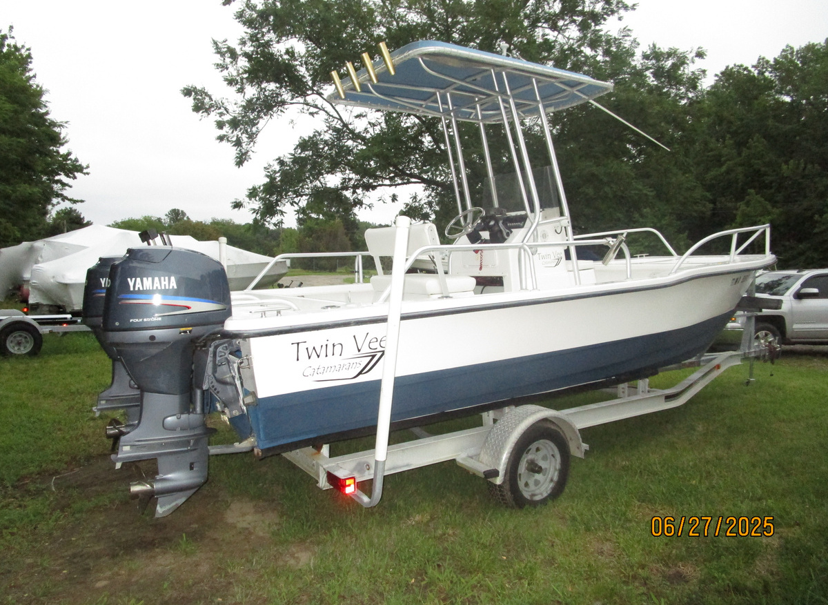 22_ Twin Vee stbd aft profile 6-27-25.JPG