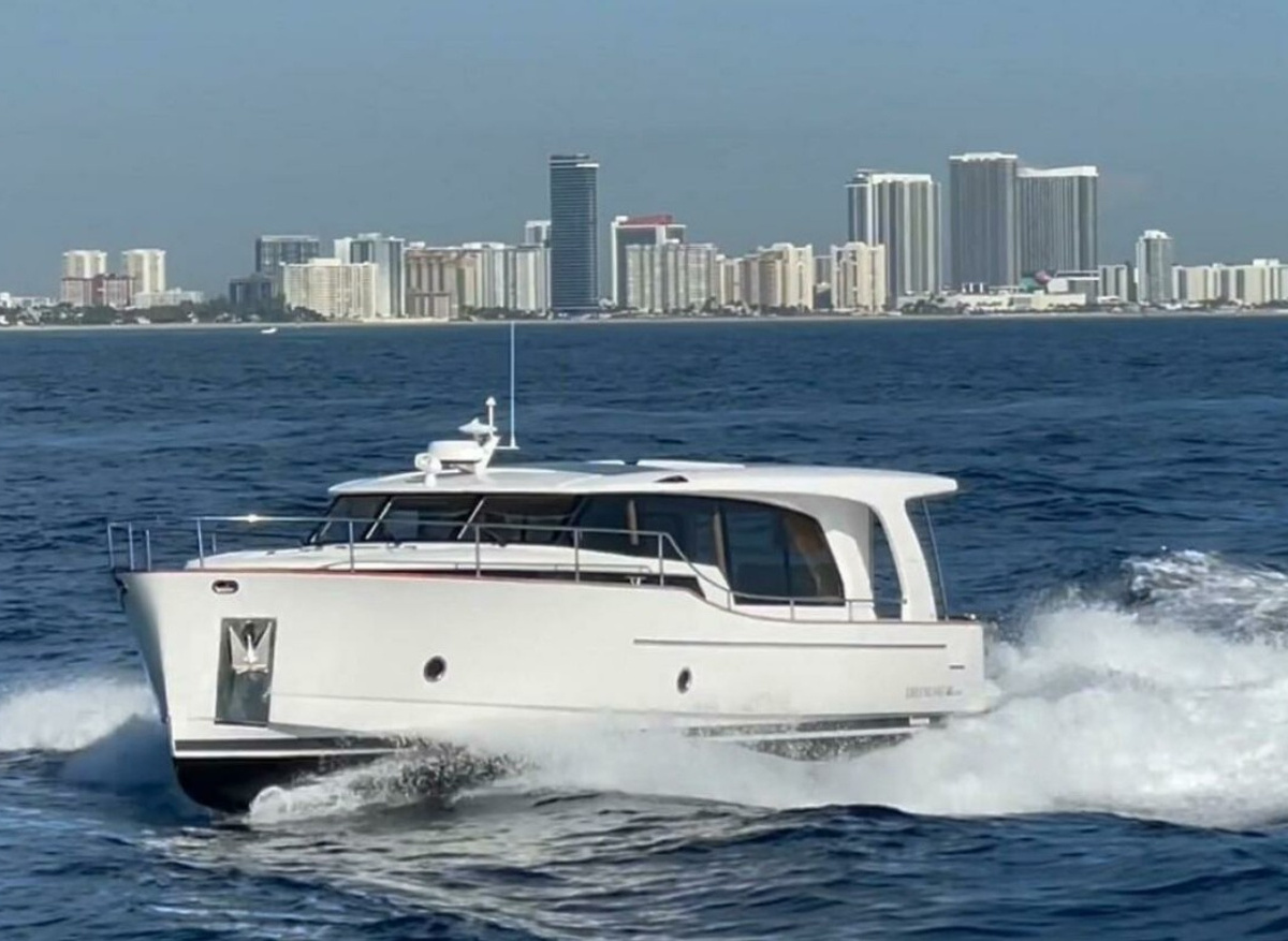 Image of 2023 Greenline 40 Hybrid