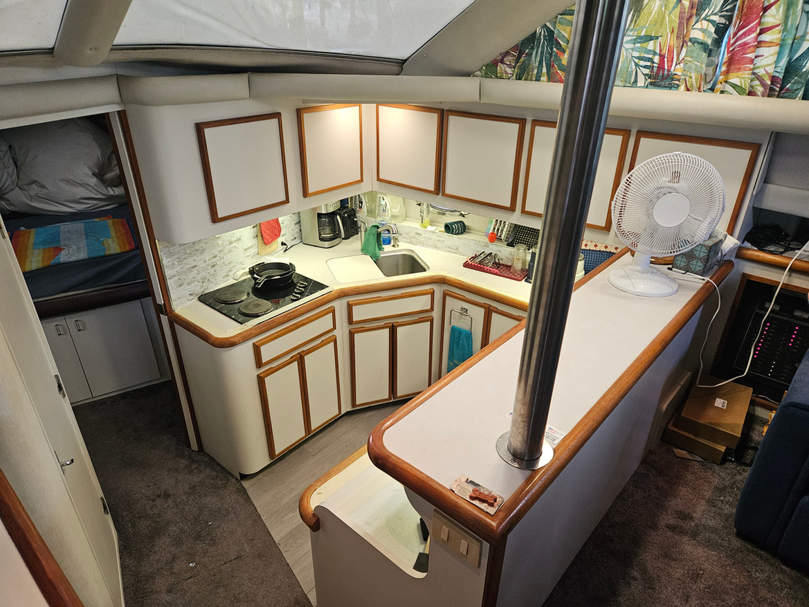 11-Galley-BAF69.jpg