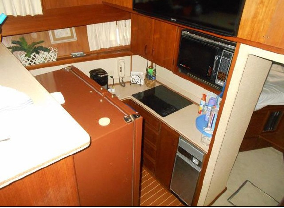 Galley.jpg 12