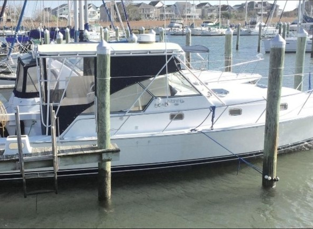 Image of 2003 Mainship 34 Pilot 