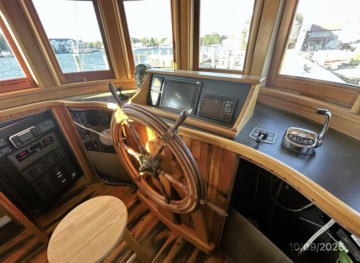 Choptank-pilothouse-helm-hr2-10-9-25-4772C.jpg