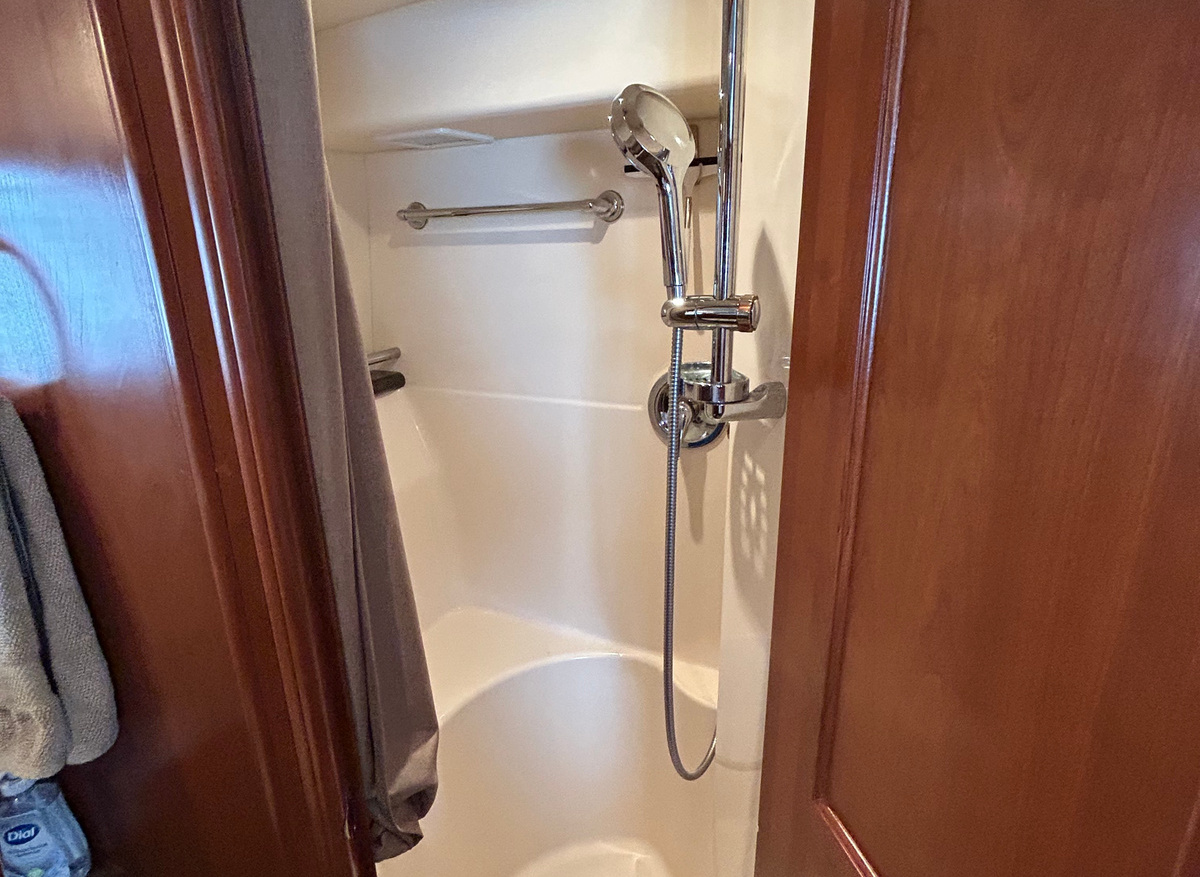 WGT master stateroom shower hr1 5-5-25.jpg