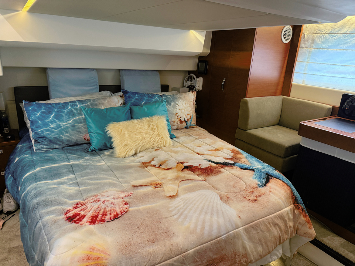 Ship-Faced-Master-Cabin-94964.JPG
