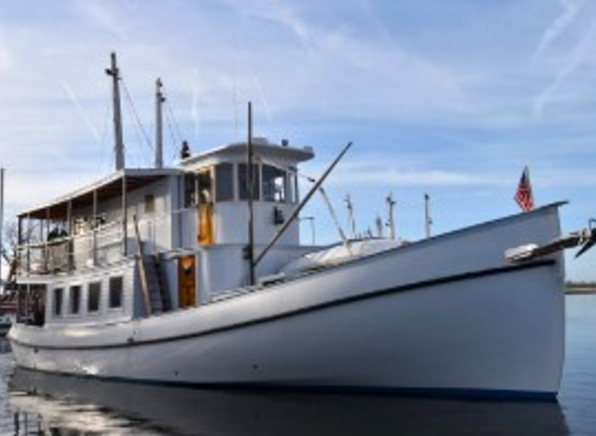 Image of Home-Built 59ft Diesel/ Hybrid Trawler Houseboat in Edenton NC