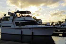 Image of 1989 Hyatt 40 Sundeck – Classic Double Cabin Motor Yacht