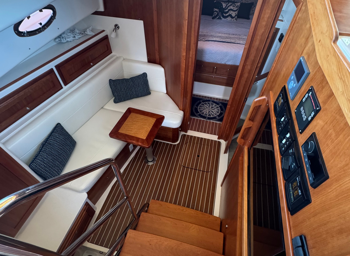 9-Inside-from-Entrance-02-GOOD-14A7A.jpg