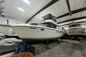 Image of 1995 Carver 325 Motor Yacht -  Fresh Water! 