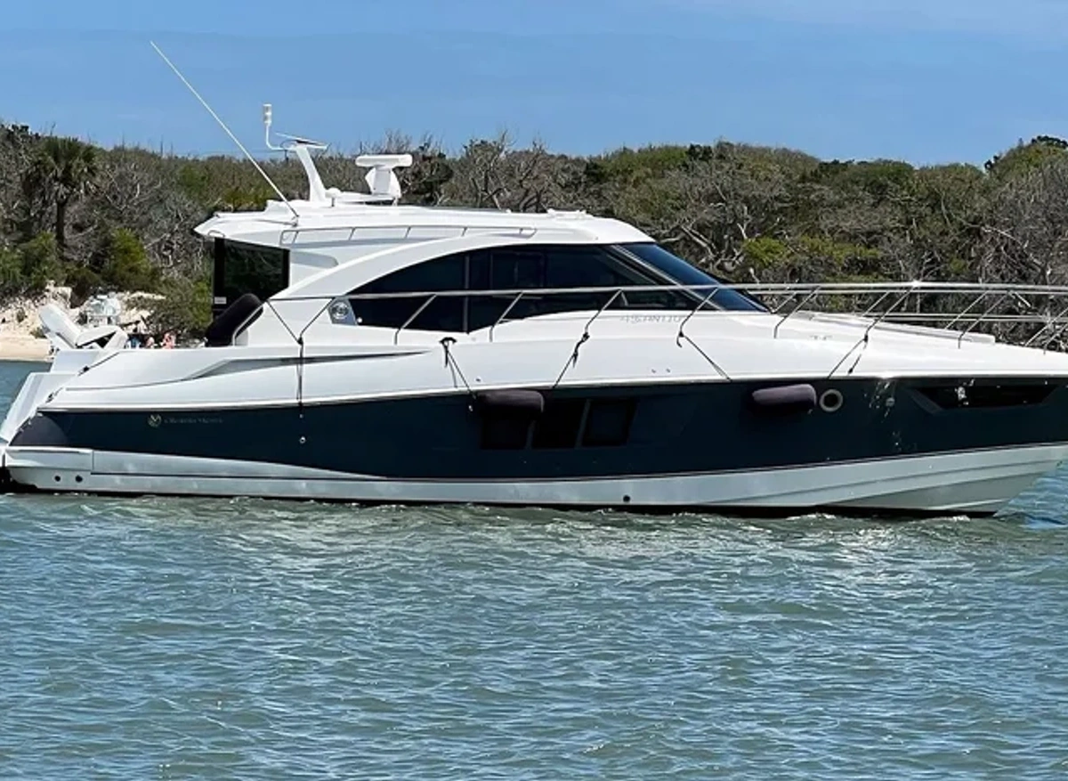 Image of 2018 Cruisers Yachts Cantius 45