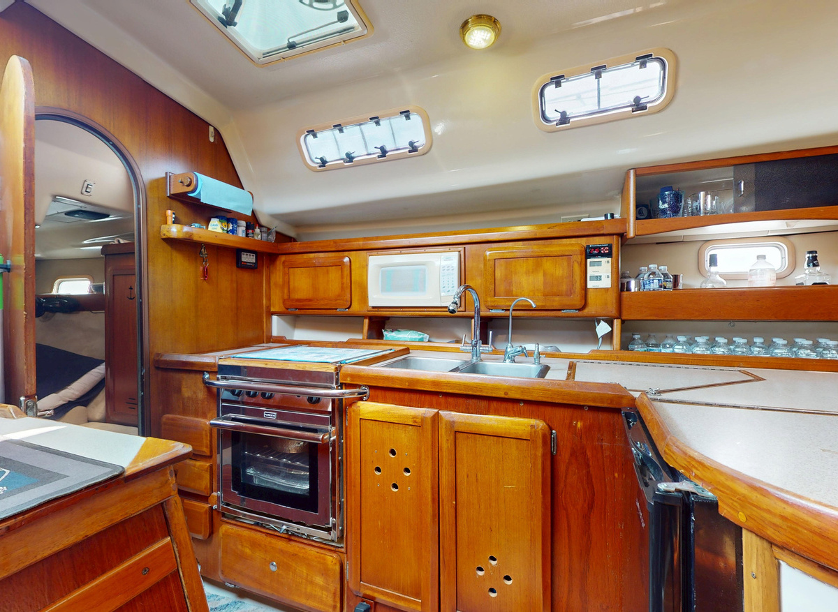 Yatch-AC-08192025_195554-45151.jpg