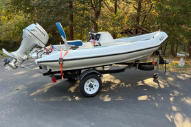 Image of 2000 12’ Genmar Logic Boat