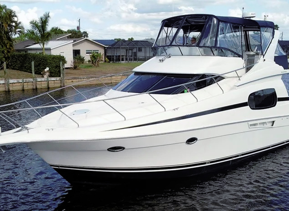 Image of 2001 Silverton 410 Sport Bridge