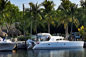Image of 2000 Lagoon 380 Catamaran - Owner's Version 3 bed/2 bath - Mast already unstepped!