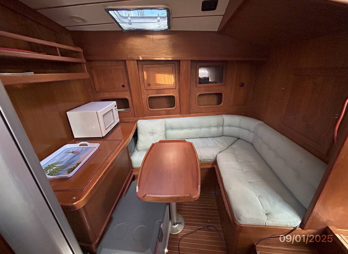 Aurora-dinette-hr2-9-1-25-BCB86.jpg