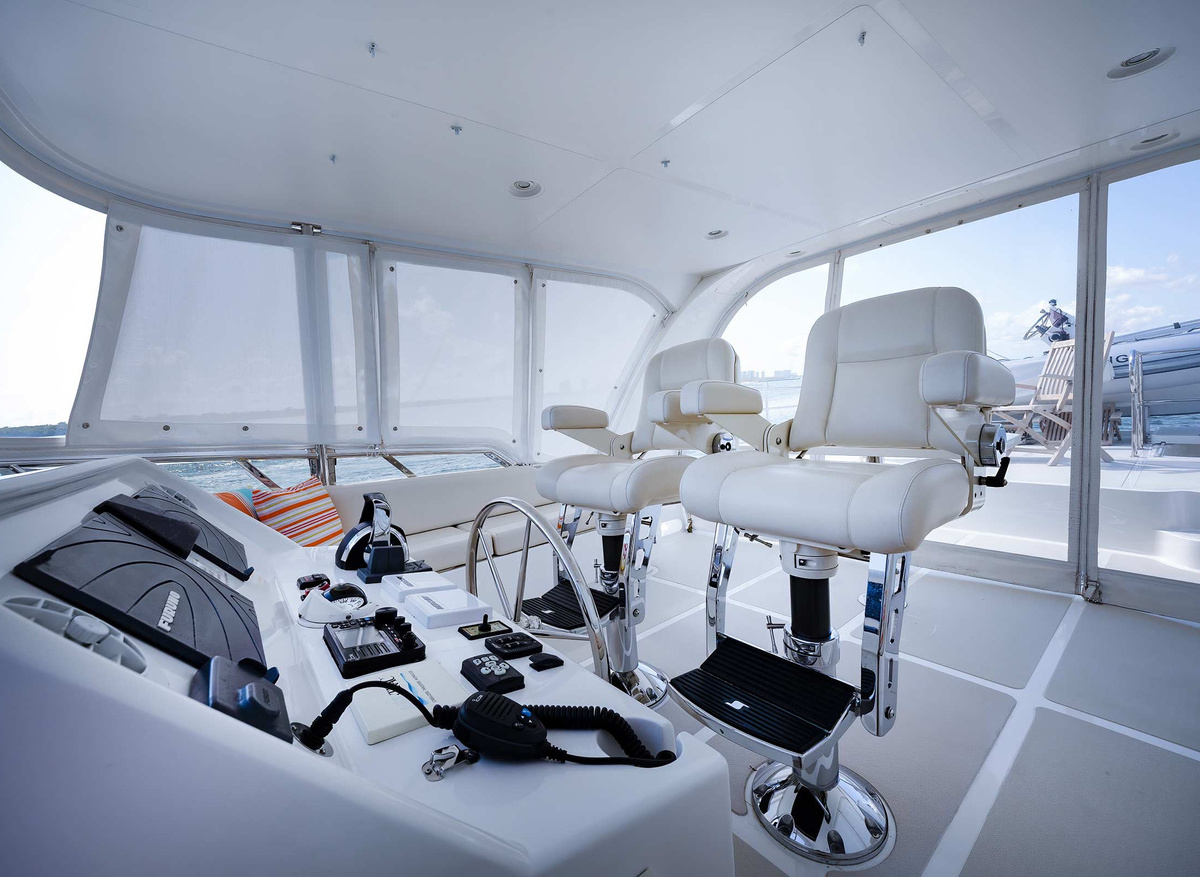 1N59-Grace-flybridge-1.jpg