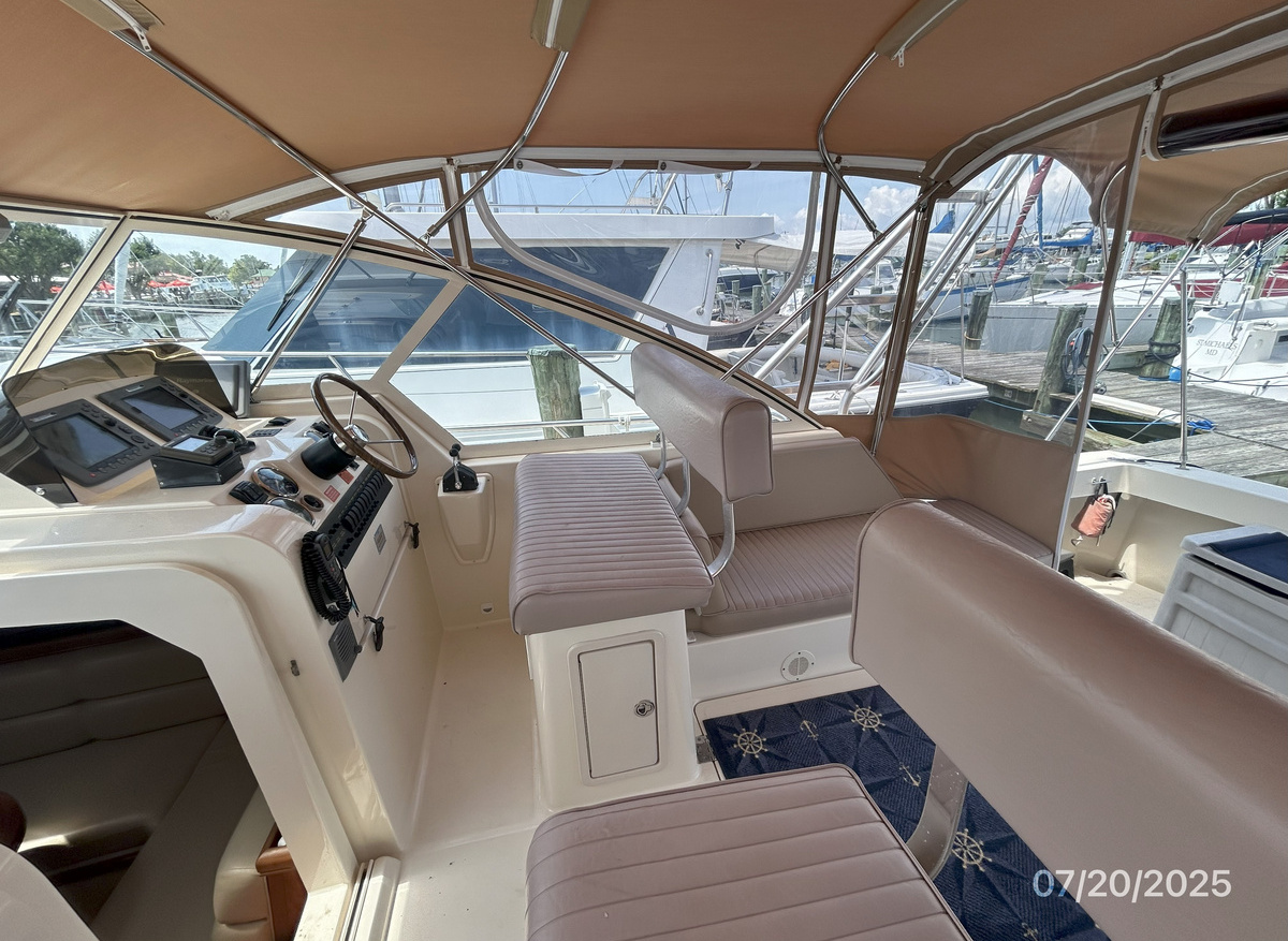 Ragtop-Lady-upper-deck-stbd-hr1-7-20-25-E9398.jpg