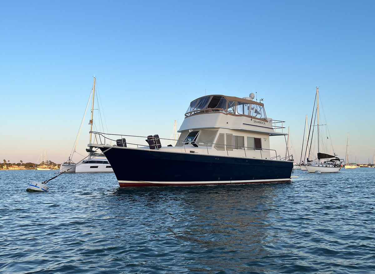 Image of 2007 Mainship 430 Sedan - SHAMROCK