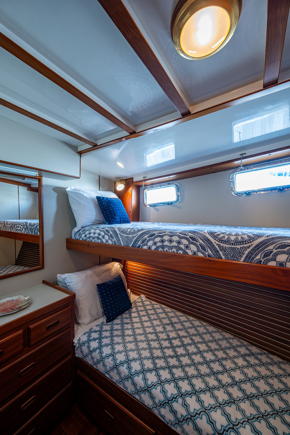 18-Starboard-Guest-Stateroom-EECF6.jpg