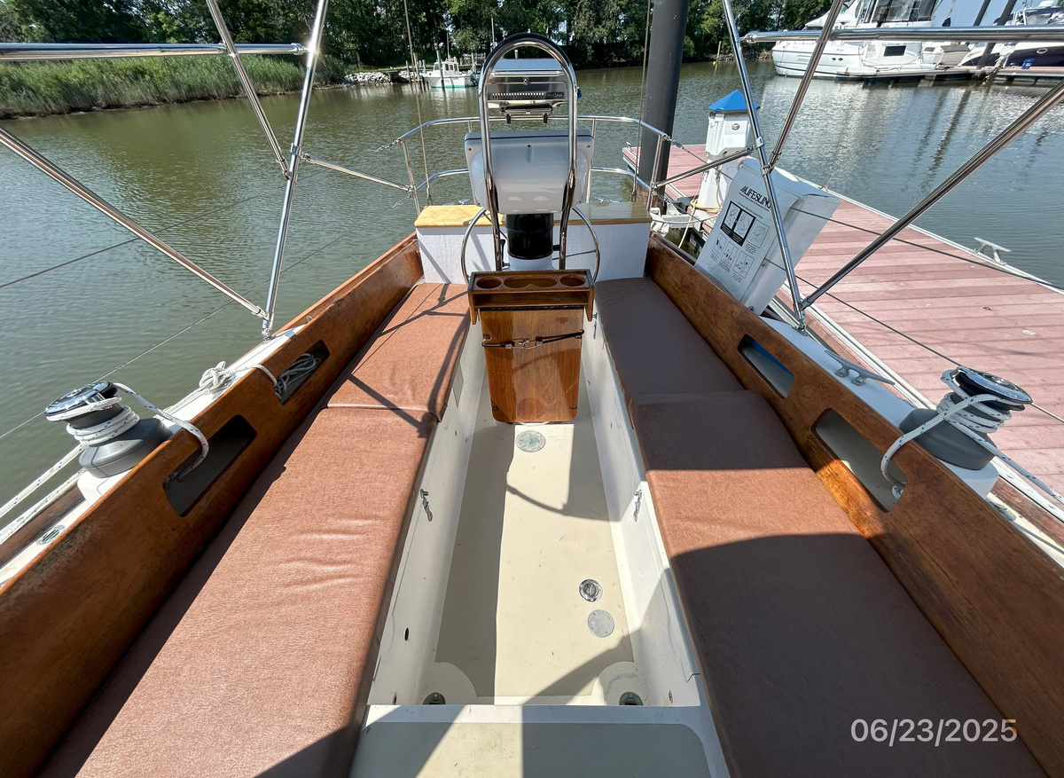 Lilly Pearl cockpit aft hr2 6-23-25.jpg