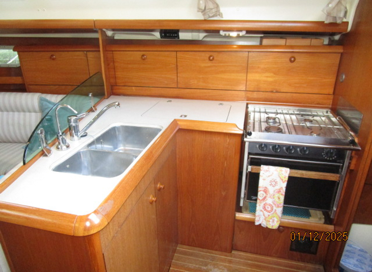 Blue Train galley1 1-12-25.JPG