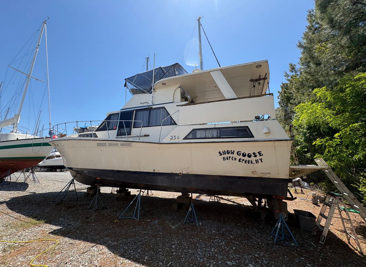 Image of 1977 Uniflite 42'  