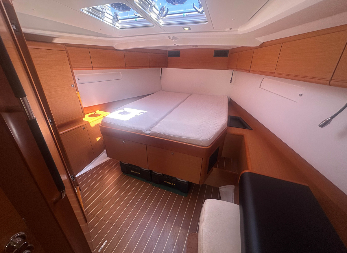 1037-SO509-Master-Cabin-DC277.JPG