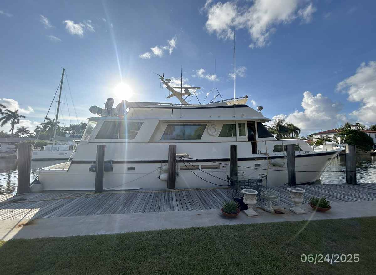 Image of 63' Hatteras  1986 CPMY  