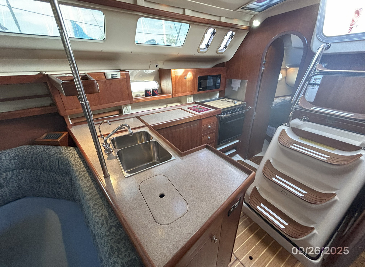 Red-Sky-galley-hr2-9-26-25-8530A.jpg