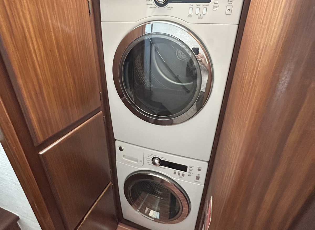Great Escape washer-dryer hr1 6-24-25.jpg