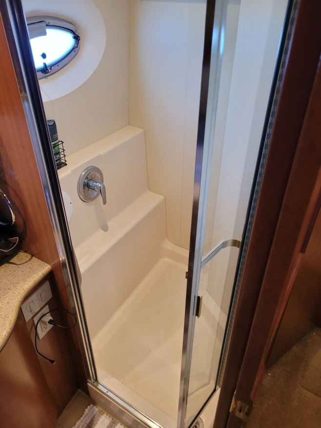Midnight-Blue-2008-35_-Silverton-head-shower-A9DAA.jpg