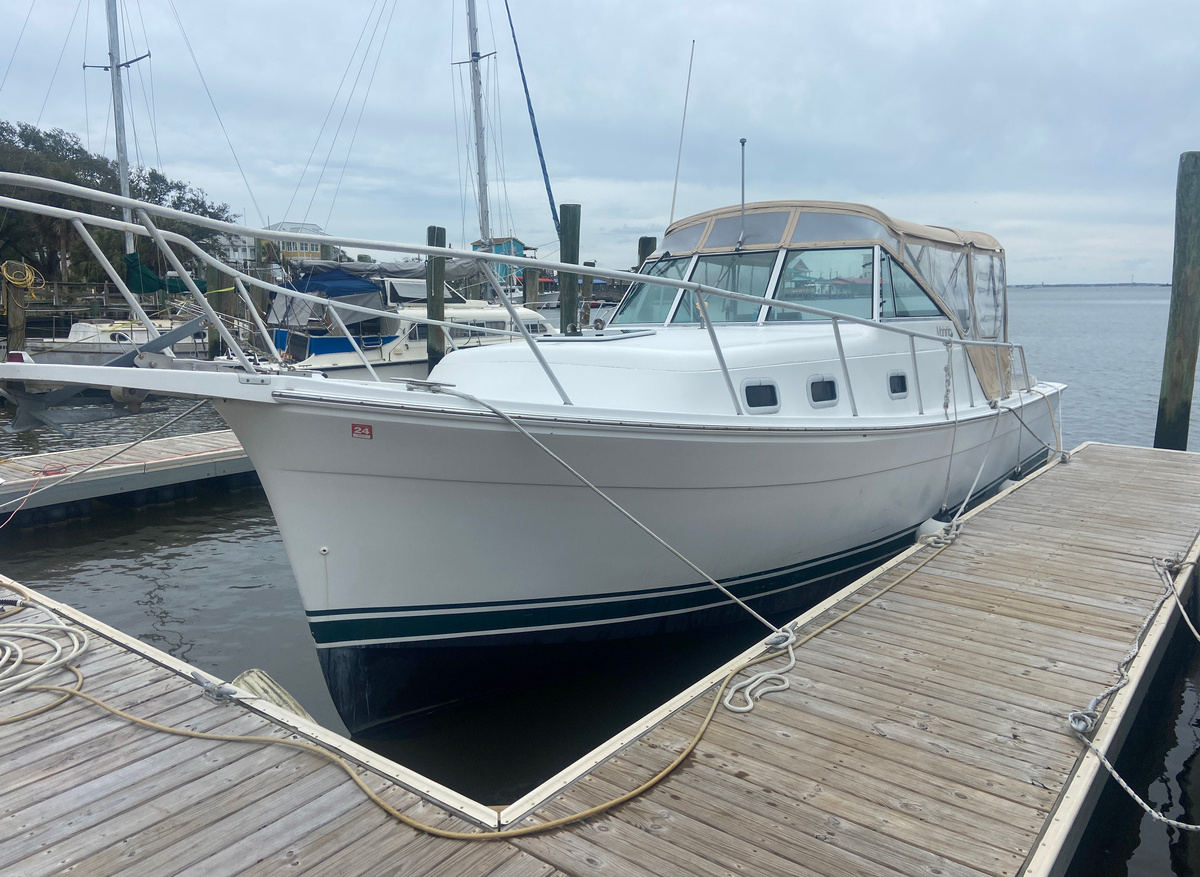 Image of 30' Mainship Pilot 2000 