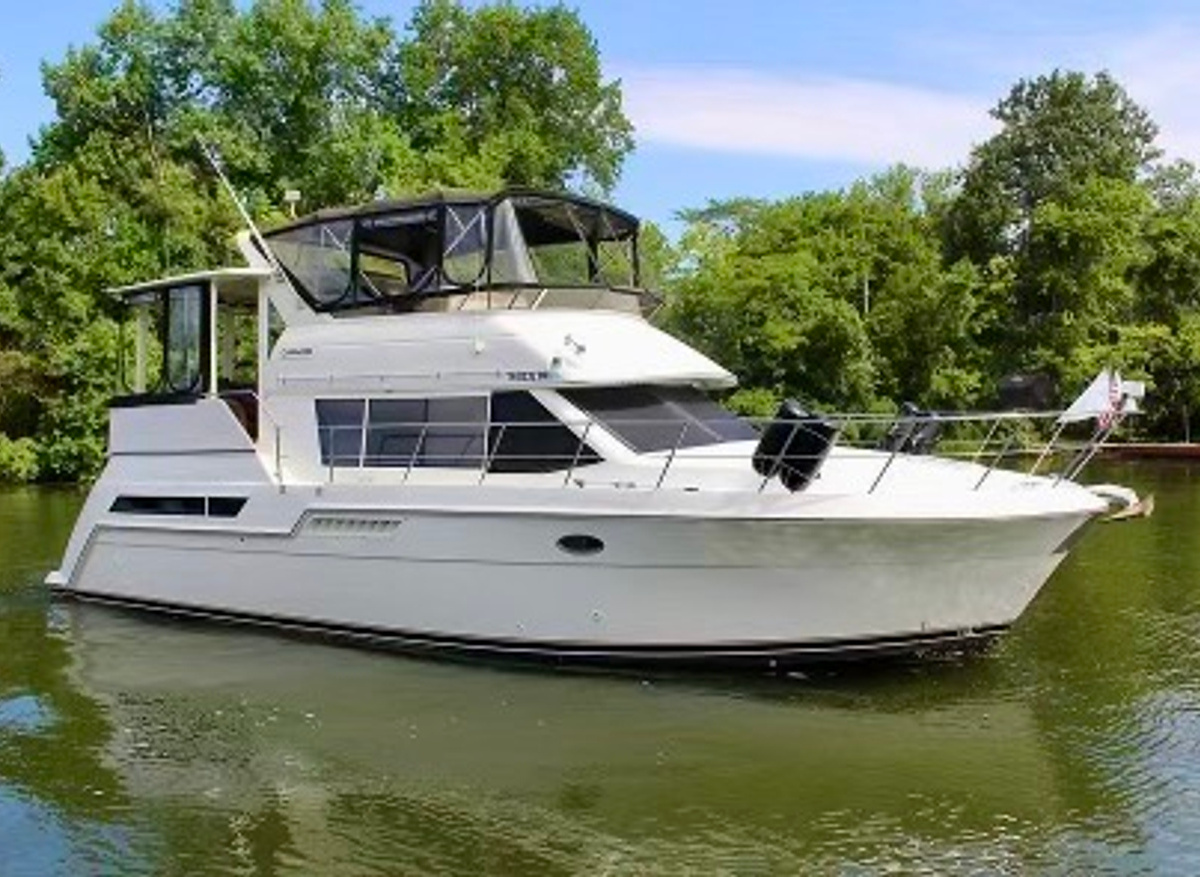 Image of 1998 Carver 405